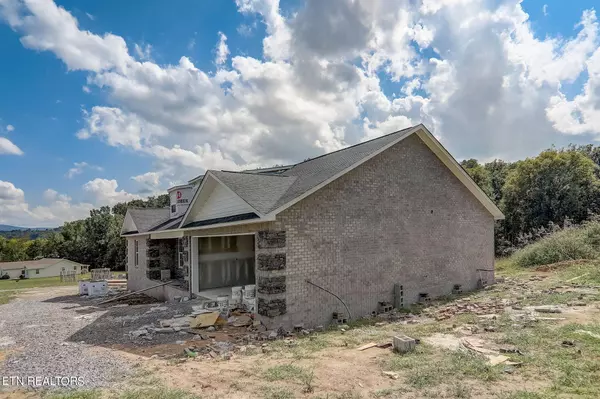 228 Buttercup Fields Rd, Newport, TN 37821