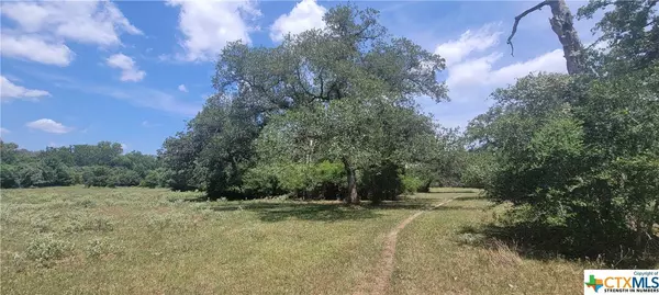 714 County Road 211a, Hallettsville, TX 77964