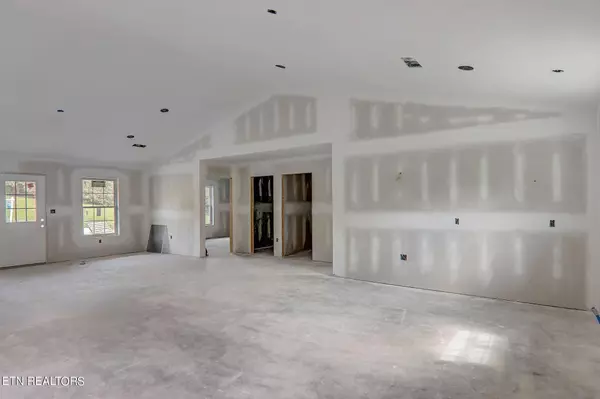 228 Buttercup Fields Rd, Newport, TN 37821