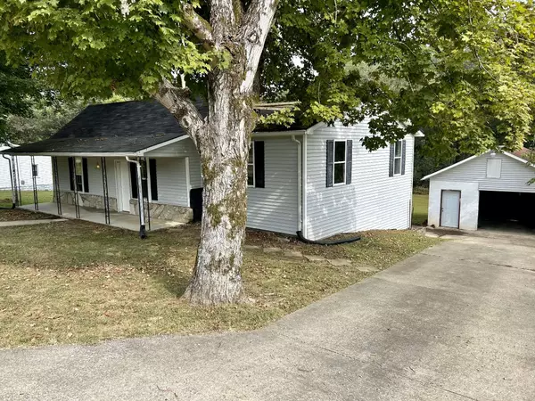 729 Lancaster Hwy, Lancaster, TN 38569