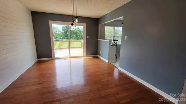 81 Meadowridge DR, Taylorsville, NC 28681