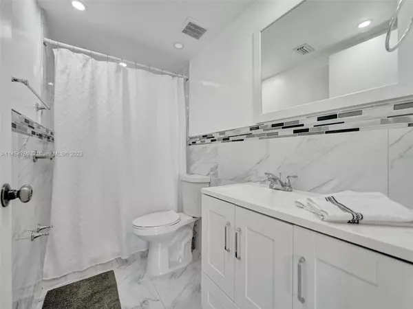 601 SW 113th Way #601, Pembroke Pines, FL 33025