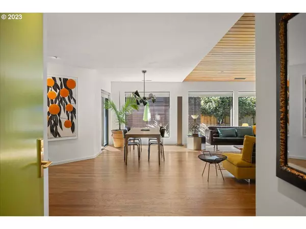 3460 LAKE GROVE AVE, Lake Oswego, OR 97035