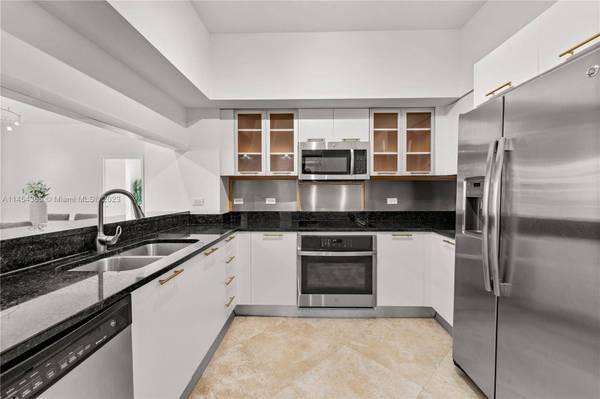 31 SE 5th St #4021, Miami, FL 33131