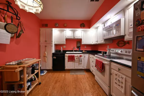 5701 Coach Gate Wynde 35, Louisville, KY 40207