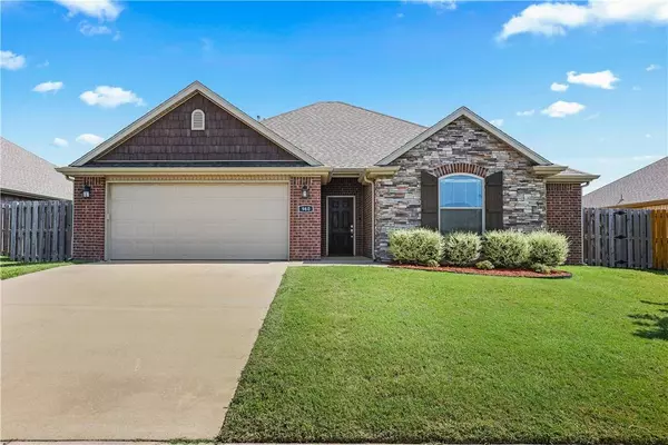 960 Silverthorn Drive, Centerton, AR 72719