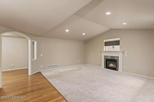 3658 S Granite LN, Wasilla, AK 99654