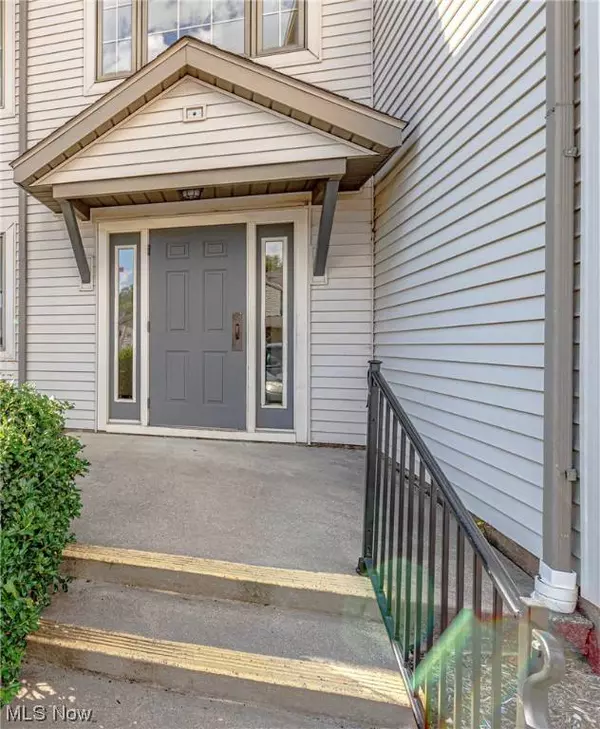 8528 Spencer CT, North Ridgeville, OH 44039