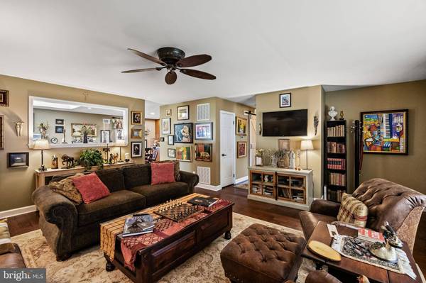 122 CARLTON AVE, Marlton, NJ 08053