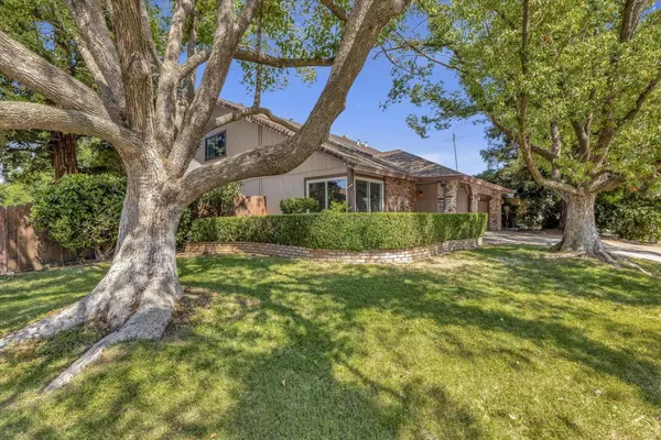 10001 Fire Opal CT, Sacramento, CA 95827