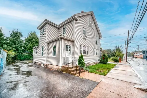 119-121 Pine, Waltham, MA 02453