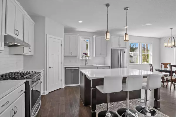 1153 Red Pine LN, New Richmond, WI 54017