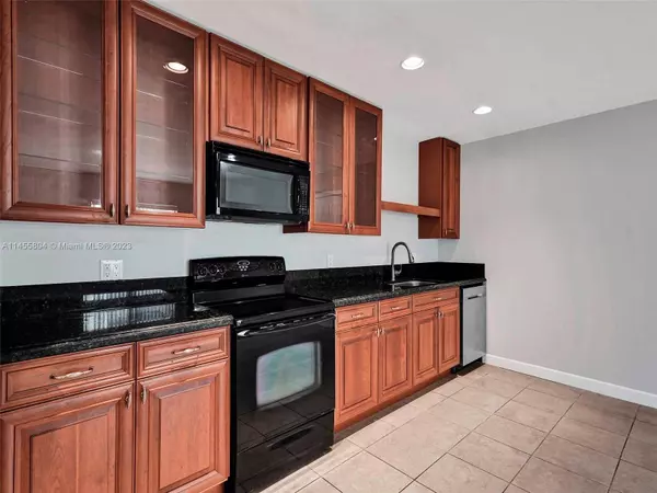 10370 SW 220th St #127, Cutler Bay, FL 33190