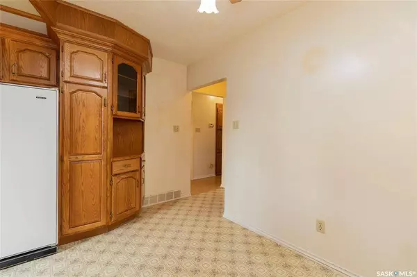 1306 6th AVENUE N, Saskatoon, SK S7K 2T8