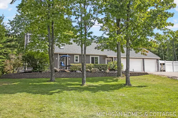 3861 64th Street, Holland, MI 49423