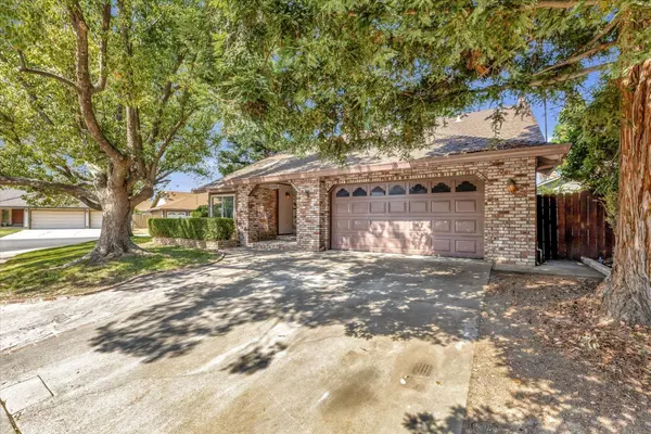 10001 Fire Opal CT, Sacramento, CA 95827