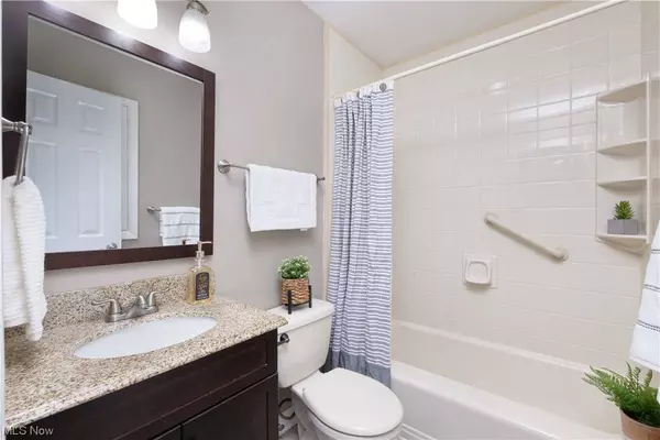 1168 Madrid DR, Akron, OH 44313