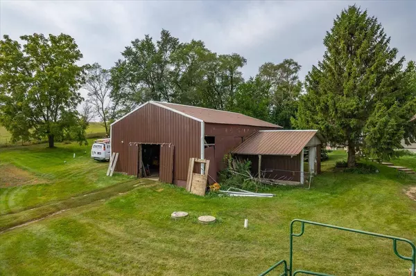 W1054 Highway 92, Brooklyn, WI 53521