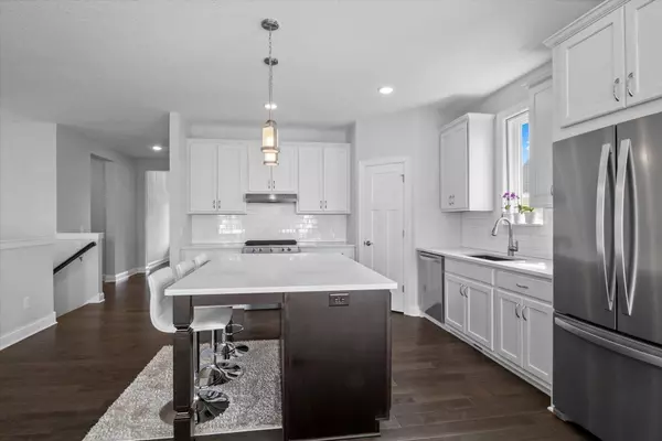 1153 Red Pine LN, New Richmond, WI 54017