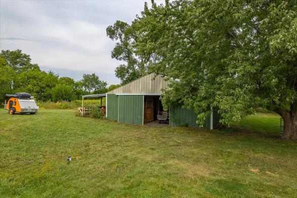 W1054 Highway 92, Brooklyn, WI 53521