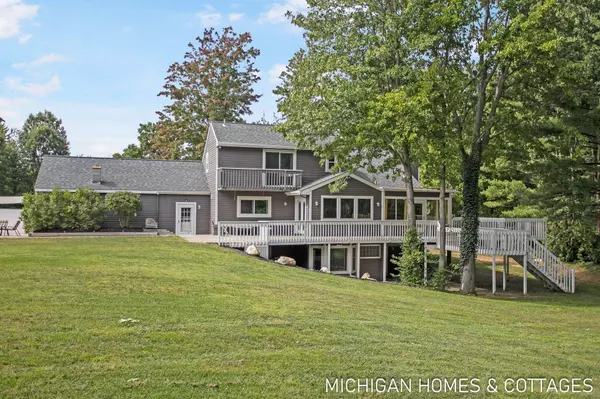 3861 64th Street, Holland, MI 49423