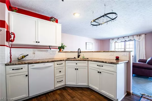 8528 Spencer CT, North Ridgeville, OH 44039