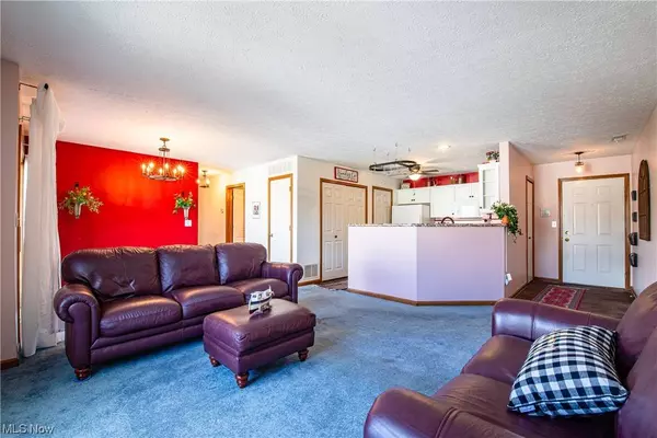 8528 Spencer CT, North Ridgeville, OH 44039