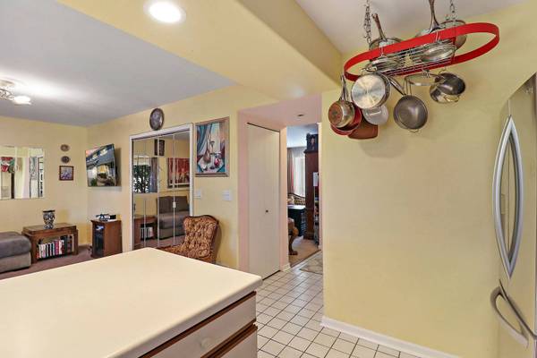 34060 N White Oak LN #44-C, Gurnee, IL 60031