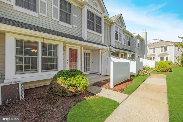 3506 FENWICK LN, Mount Laurel, NJ 08054