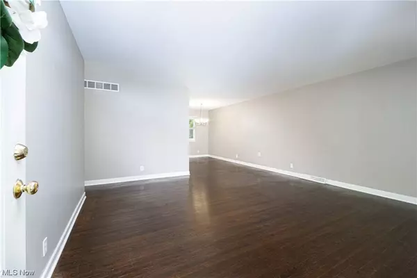 1168 Madrid DR, Akron, OH 44313