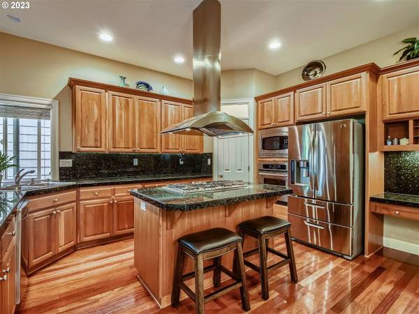 11037 NW IRONWOOD LN, Portland, OR 97229