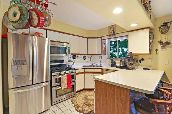 34060 N White Oak LN #44-C, Gurnee, IL 60031