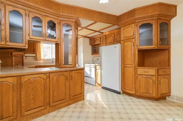 1306 6th AVENUE N, Saskatoon, SK S7K 2T8