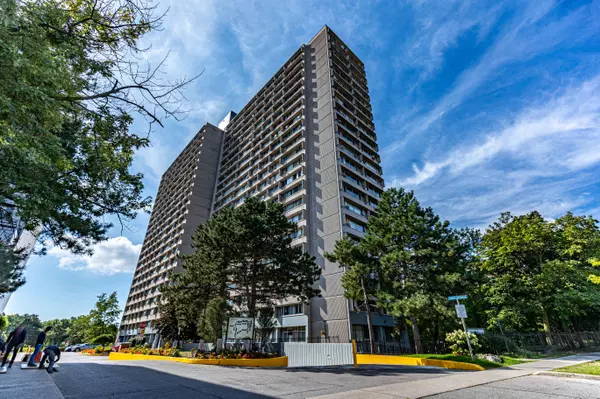 10 Sunny Glenway #912, Toronto, ON M3C 2Z3