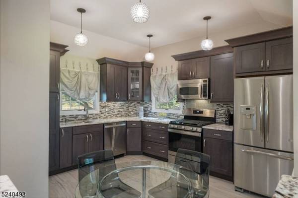 20 Cable Ct, Montville Twp., NJ 07045