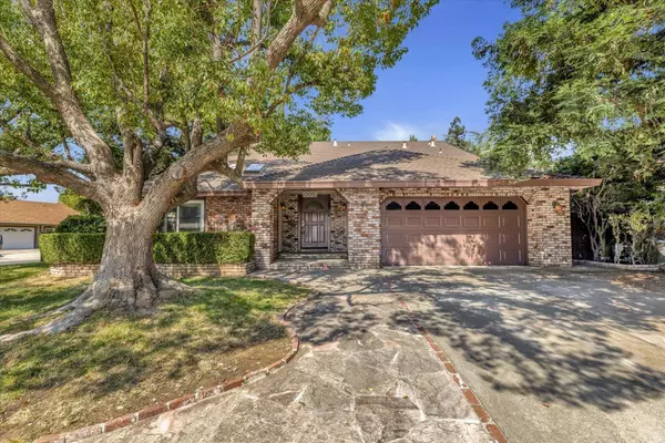10001 Fire Opal CT, Sacramento, CA 95827