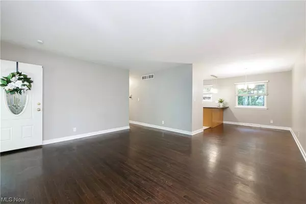 1168 Madrid DR, Akron, OH 44313