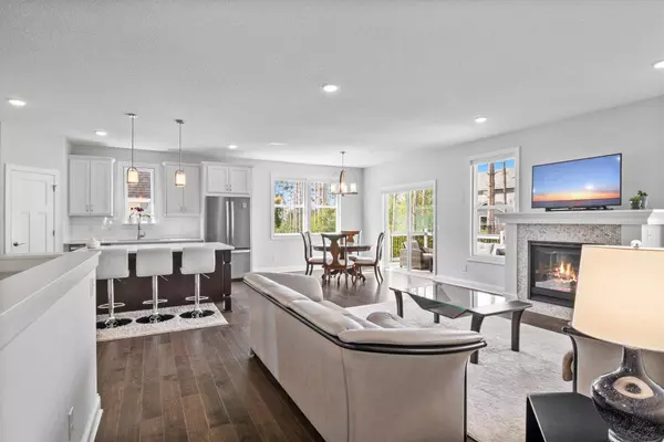 1153 Red Pine LN, New Richmond, WI 54017