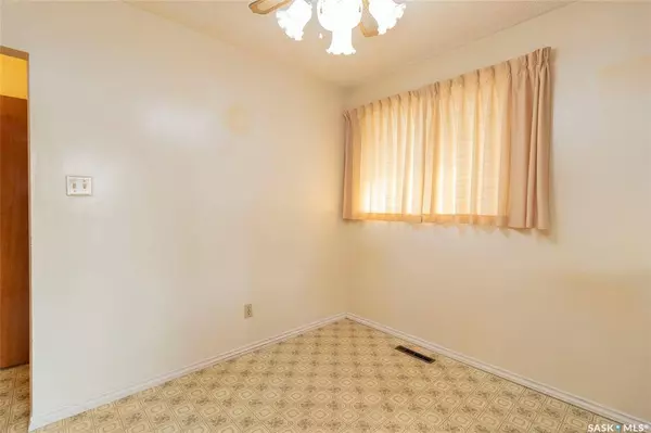 1306 6th AVENUE N, Saskatoon, SK S7K 2T8