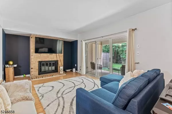 323 Constitution Cir, North Brunswick Twp., NJ 08902