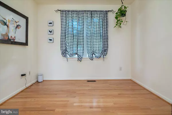 447 ROYAL BEACH RD, Pasadena, MD 21122