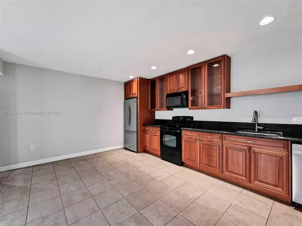 10370 SW 220th St #127, Cutler Bay, FL 33190