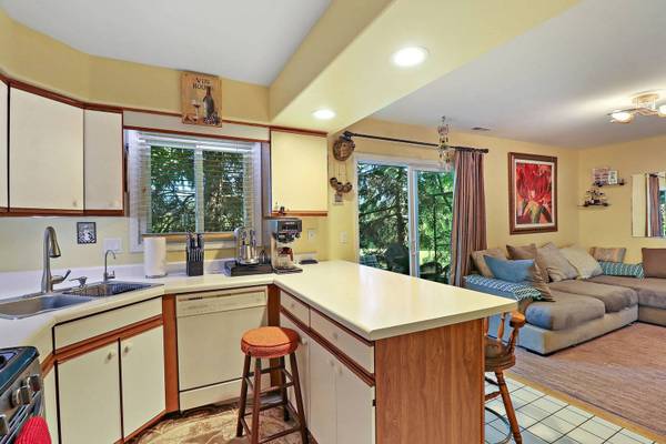 34060 N White Oak LN #44-C, Gurnee, IL 60031