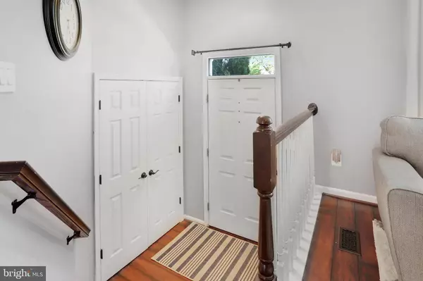 43007 BEACHALL ST, Chantilly, VA 20152