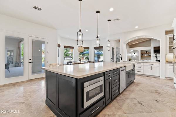 8575 E SHARON Drive, Scottsdale, AZ 85260