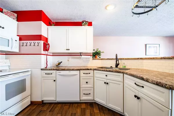 8528 Spencer CT, North Ridgeville, OH 44039