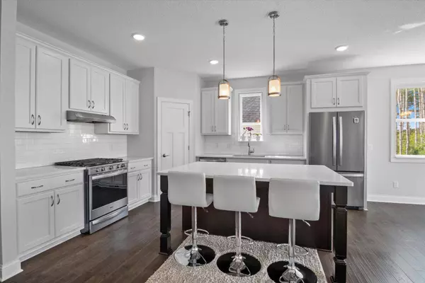 1153 Red Pine LN, New Richmond, WI 54017