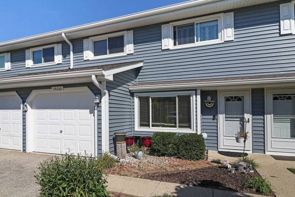34060 N White Oak LN #44-C, Gurnee, IL 60031