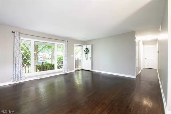 1168 Madrid DR, Akron, OH 44313