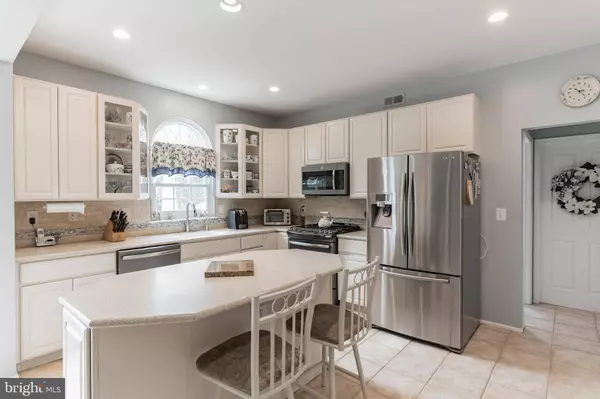 7 GEORGE BELLOWS WAY, Marlton, NJ 08053